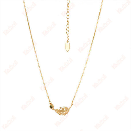 gold choker necklace fashion style